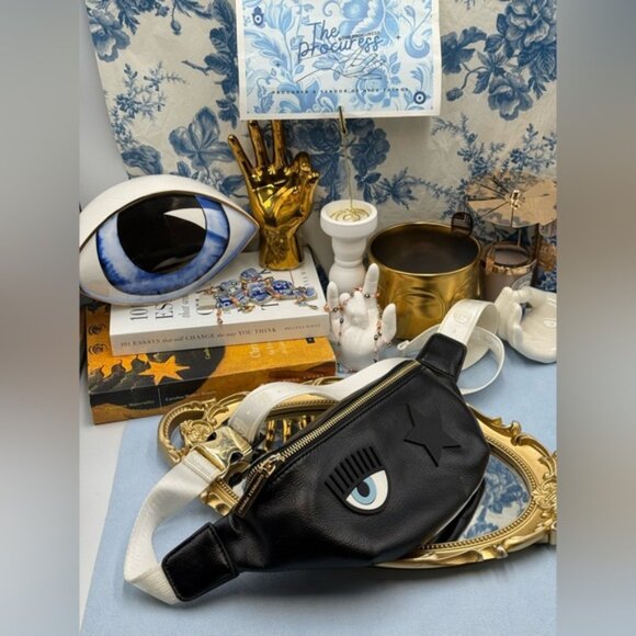 🆕 CHIARA FERRAGNI 🧿 NWOT Eye Star Patch Belt Bag, Black PU Leather White Strap - Picture 2 of 15